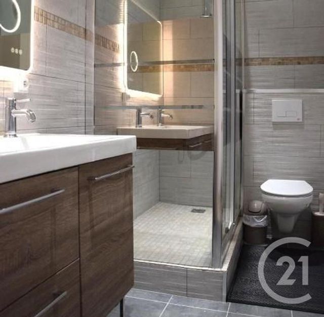 Appartement T2 à vendre - 2 pièces - 45,60 m2 - Frejus - 83 - PROVENCE-ALPES-COTE-D-AZUR