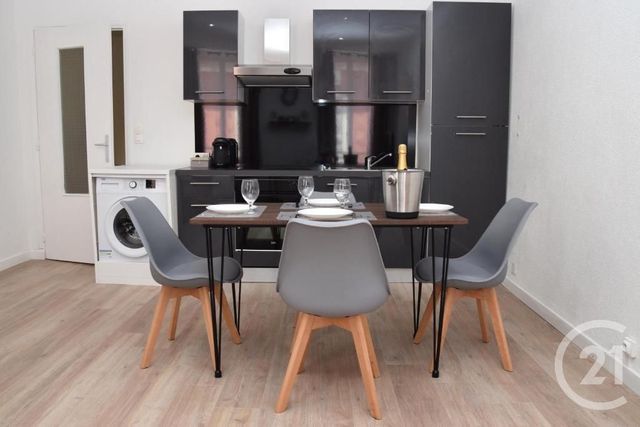 Appartement T2 à vendre - 2 pièces - 45,60 m2 - Frejus - 83 - PROVENCE-ALPES-COTE-D-AZUR