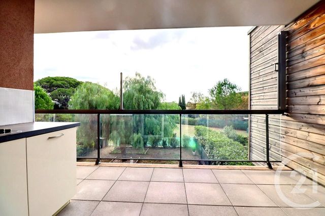 Appartement T3 à vendre - 3 pièces - 63 m2 - Frejus - 83 - PROVENCE-ALPES-COTE-D-AZUR