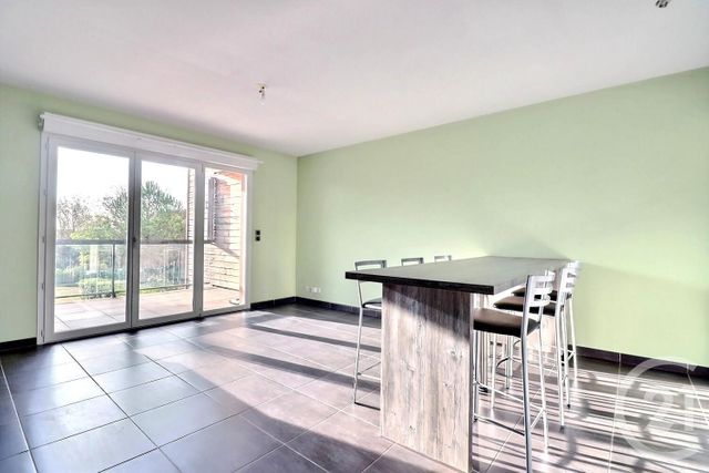 Appartement T3 à vendre - 3 pièces - 63 m2 - Frejus - 83 - PROVENCE-ALPES-COTE-D-AZUR