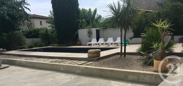 Afficher la photo en grand Maison à vendre - 8 pièces - 200 m2 - Frejus - 83 - PROVENCE-ALPES-COTE-D-AZUR