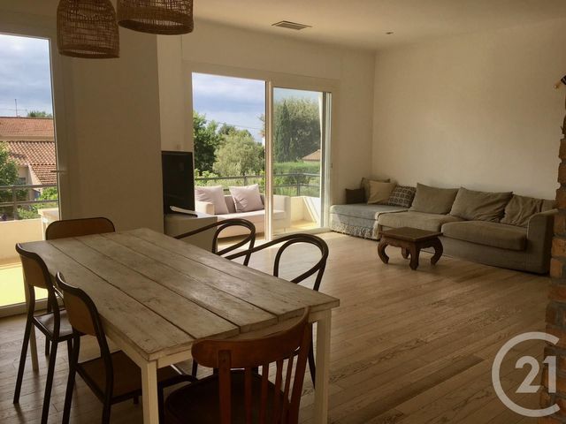 Afficher la photo en grand Maison à vendre - 8 pièces - 200 m2 - Frejus - 83 - PROVENCE-ALPES-COTE-D-AZUR