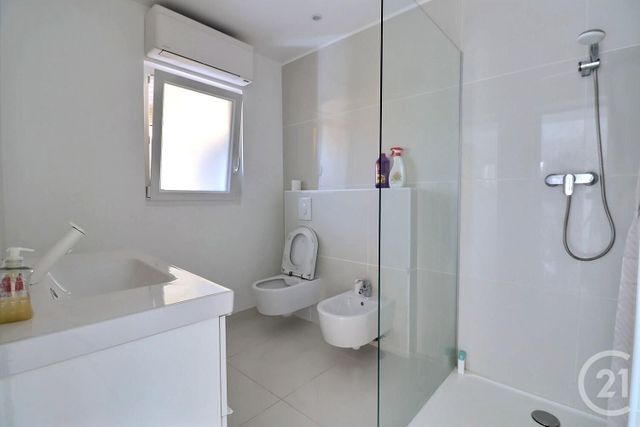 Appartement F4 à vendre - 4 pièces - 95 m2 - St Raphael - 83 - PROVENCE-ALPES-COTE-D-AZUR