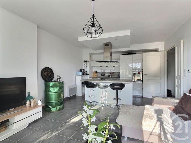 Appartement T2 à vendre - 2 pièces - 49,90 m2 - Frejus - 83 - PROVENCE-ALPES-COTE-D-AZUR