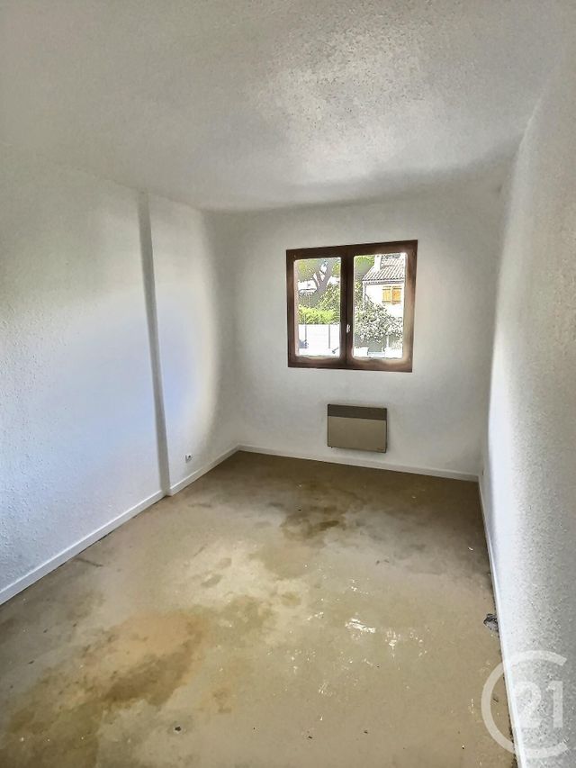 Appartement F3 à vendre - 3 pièces - 63 m2 - Frejus - 83 - PROVENCE-ALPES-COTE-D-AZUR