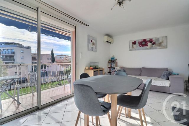 Appartement T4 &agrave; vendre - 4 pi&egrave;ces - 68,19 m2 - St Raphael - 83 - PROVENCE-ALPES-COTE-D-AZUR