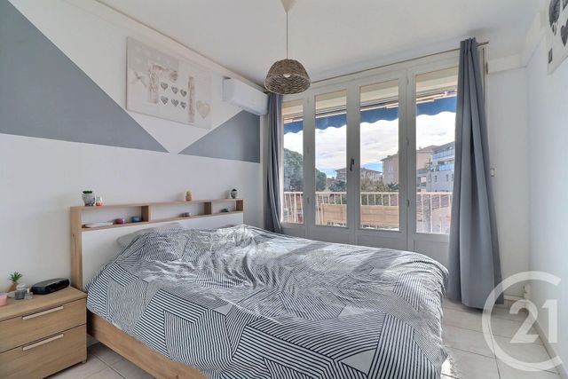 Appartement T4 &agrave; vendre - 4 pi&egrave;ces - 68,19 m2 - St Raphael - 83 - PROVENCE-ALPES-COTE-D-AZUR