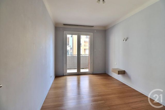 Appartement F4 &agrave; vendre - 4 pi&egrave;ces - 94,74 m2 - St Raphael - 83 - PROVENCE-ALPES-COTE-D-AZUR