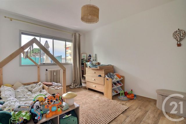 Appartement T3 &agrave; vendre - 3 pi&egrave;ces - 65,79 m2 - St Raphael - 83 - PROVENCE-ALPES-COTE-D-AZUR