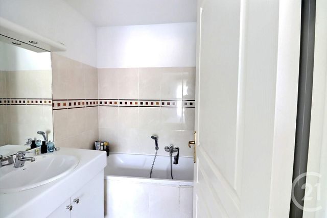Appartement T3 &agrave; vendre - 3 pi&egrave;ces - 72,42 m2 - Frejus - 83 - PROVENCE-ALPES-COTE-D-AZUR
