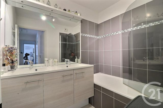 Appartement T4 &agrave; vendre - 4 pi&egrave;ces - 76 m2 - Frejus - 83 - PROVENCE-ALPES-COTE-D-AZUR