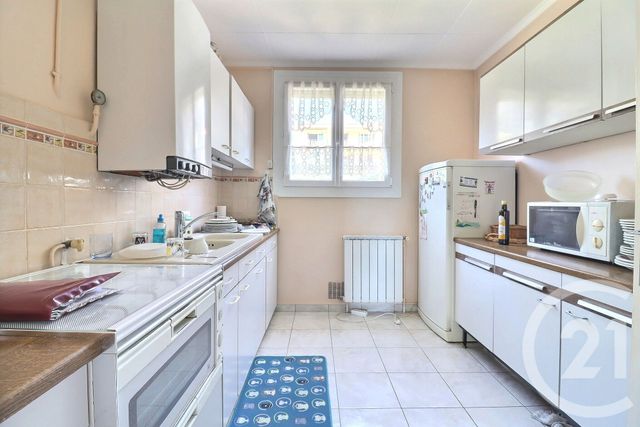Appartement F3 &agrave; vendre - 3 pi&egrave;ces - 61,33 m2 - St Raphael - 83 - PROVENCE-ALPES-COTE-D-AZUR