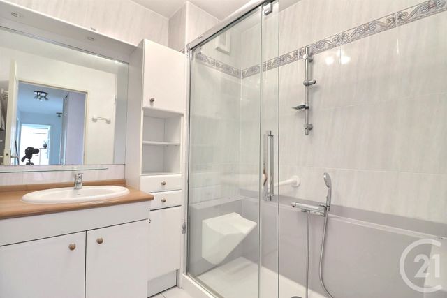Appartement T4 &agrave; vendre - 4 pi&egrave;ces - 82,88 m2 - St Raphael - 83 - PROVENCE-ALPES-COTE-D-AZUR