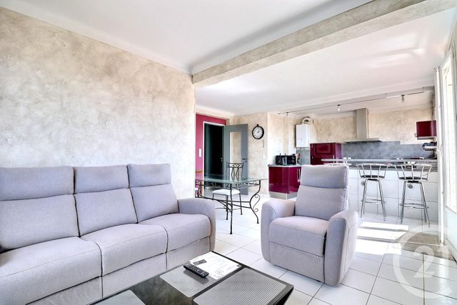 Appartement T3 &agrave; vendre - 3 pi&egrave;ces - 64,80 m2 - St Raphael - 83 - PROVENCE-ALPES-COTE-D-AZUR