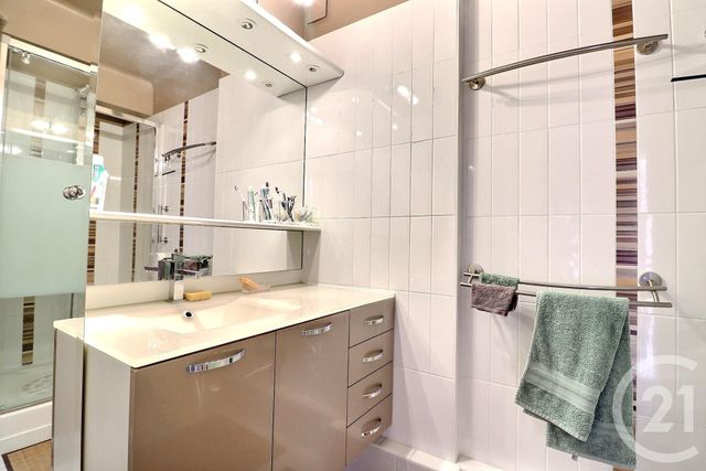 Appartement T3 &agrave; vendre - 3 pi&egrave;ces - 64,80 m2 - St Raphael - 83 - PROVENCE-ALPES-COTE-D-AZUR