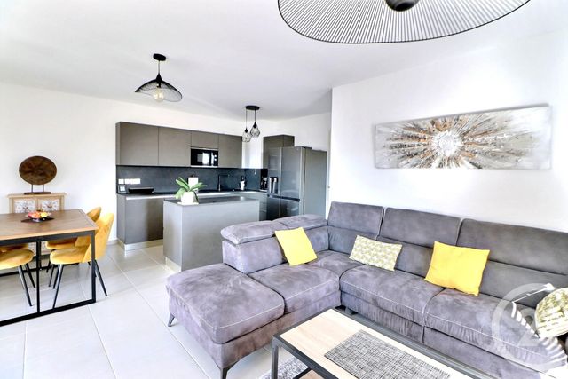 Appartement T3 à vendre - 3 pièces - 62,71 m2 - Frejus - 83 - PROVENCE-ALPES-COTE-D-AZUR
